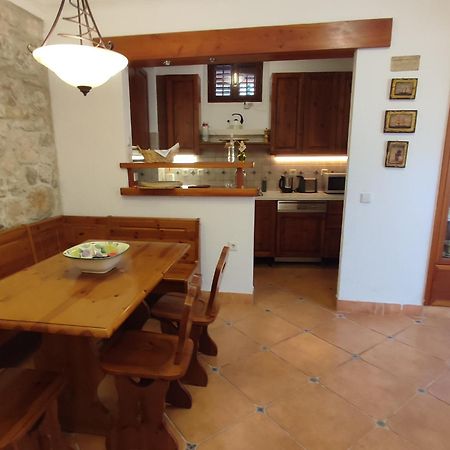 Villa Rustika Sutivan Bagian luar foto